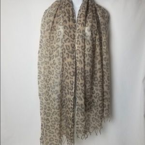 Artzia Wilfred Leopard Print Scarf